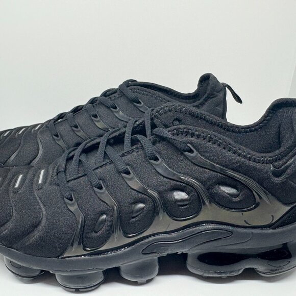 Men's Triple Black Nike Air Vapormax Plus - Picture 5 of 7